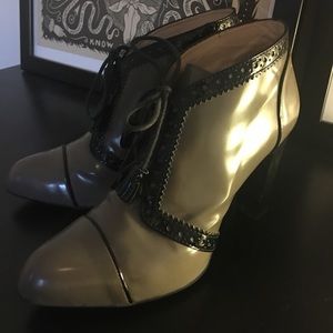 TOD’S Lace-up Tassel Patent Leather Ankle Boots 38